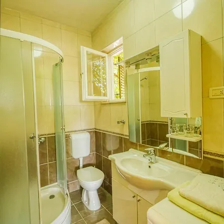 Apartment Helena2 Mlini